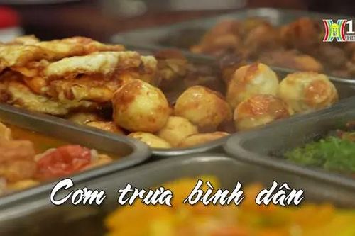 Cơm trưa bình dân| Nhịp sống Hà Nội| 15/04/2024