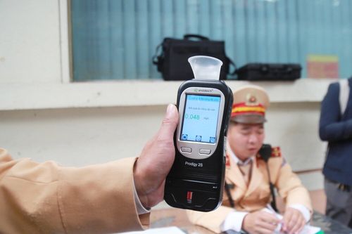 Làm sao để phát hiện cơ thể có cồn nội sinh khi không uống rượu?