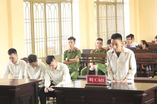Nhận tiền của người Trung Quốc đi phát tán tin nhắn rác, nhóm thanh niên lĩnh án