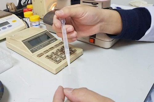 Gửi tinh trùng vào ngân hàng chờ làm bố