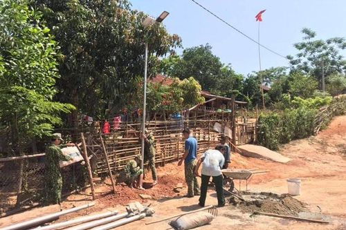 Bản làng nơi đại ngàn Trường Sơn mong ngóng ánh đèn điện