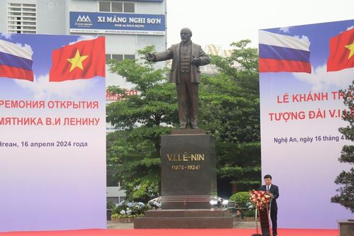 Nghệ An: khánh thành tượng đài V.I.Lê - nin