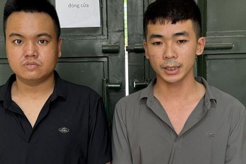 Bắt hai đối tượng lừa đảo bằng hình thức chuyển khoản để lấy tiền mặt