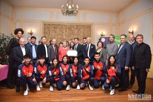 Tuyển taekwondo trẻ quốc gia tập huấn tại Pháp