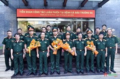 Bệnh viện Quân y 175 cử nhân viên y tế luân phiên công tác tại huyện đảo Trường Sa