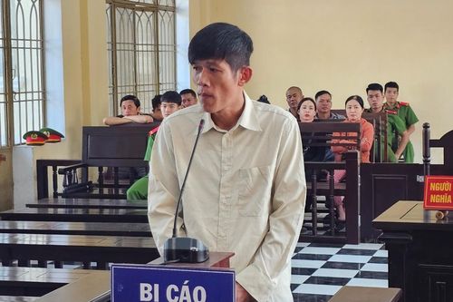 Đòi xe bằng rựa!