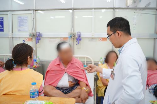 Cán bộ Quản lý thị trường TPHCM bị tai nạn: Vẫn còn hôn mê, xuất huyết não nặng