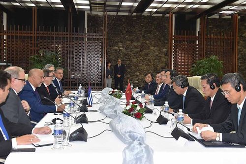 Việt Nam luôn quan tâm và tin tưởng Cuba với truyền thống anh hùng bất khuất sẽ vượt qua các khó khăn, thử thách