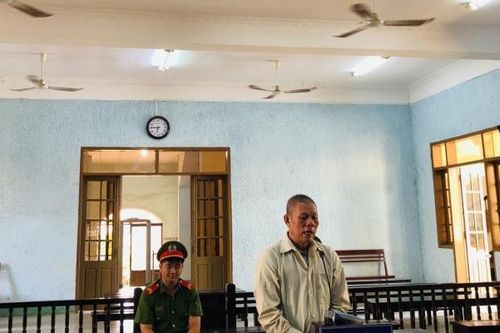 Gia Lai: Mâu thuẫn trong lúc ăn cơm, người đàn ông tưới xăng, châm lửa đốt 'vợ hờ'