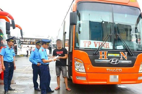 Một số Sở Giao thông vận tải chưa quyết liệt thu hồi phù hiệu xe vi phạm