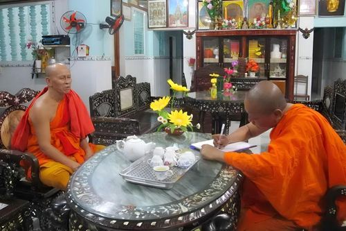Vị sư hơn 30 năm 'gieo' chữ cho con em ở phum sóc