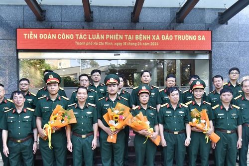 Bệnh viện Quân y 175 cử y, bác sĩ thực hiện nhiệm vụ tại huyện đảo Trường Sa