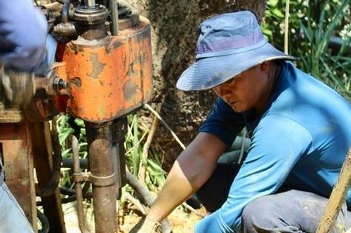 Cận cảnh những mũi khoan xuyên núi, vá sạt lở tại hầm đường sắt Bãi Gió