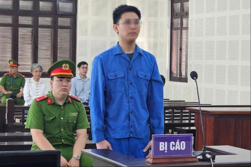 Thủ đoạn buôn lậu điện thoại tinh vi của bị cáo người Thái Lan
