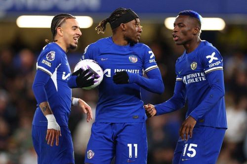 Pochettino giận tím người vì cầu thủ Chelsea tranh đá penalty