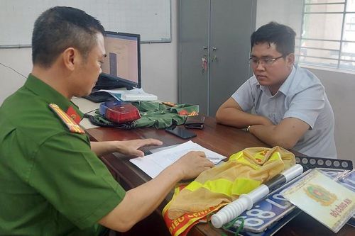 Gắn biển số ô tô '80A' rồi giả làm công an để ra oai