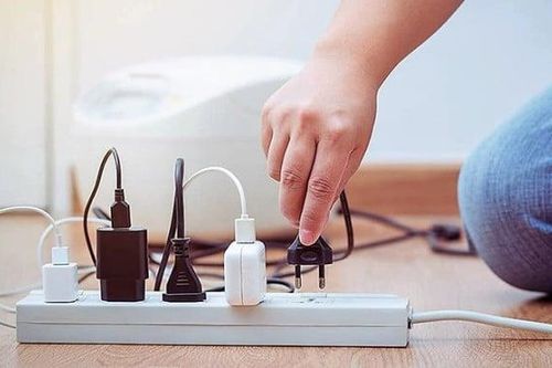 'Rước họa vào thân' vì thói quen để 4 đồ vật này đầu giường