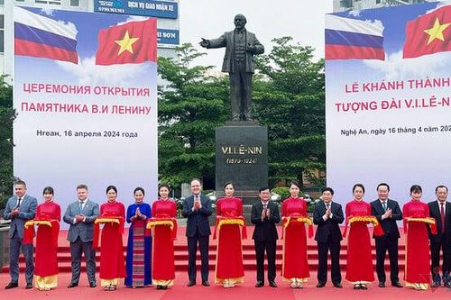 Khánh thành tượng đài Lê-nin tại TP. Vinh, tỉnh Nghệ An
