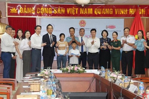 Hỗ trợ 166 trẻ em là con ngư dân có hoàn cảnh đặc biệt tại 18 tỉnh, thành