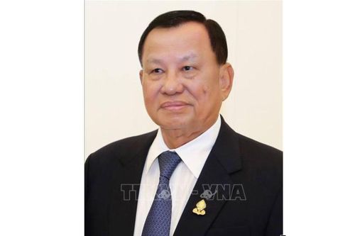 Chủ tịch Quốc hội Vương Đình Huệ chúc mừng Cố vấn tối cao trực tiếp của Quốc vương Campuchia