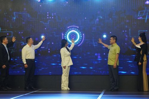 Livestream đưa hàng Việt chất lượng cao đến tận tay người lao động