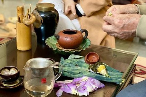 Đàm đạo về nguồn gốc và văn hóa trà Việt
