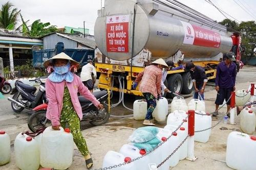 Đồng bằng sông Cửu Long: Chính quyền và người dân vẫn gồng mình chống hạn, mặn