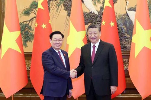 Cử tri quan tâm và đánh giá cao chuyến thăm chính thức Trung Quốc của Chủ tịch Quốc hội Vương Đình Huệ