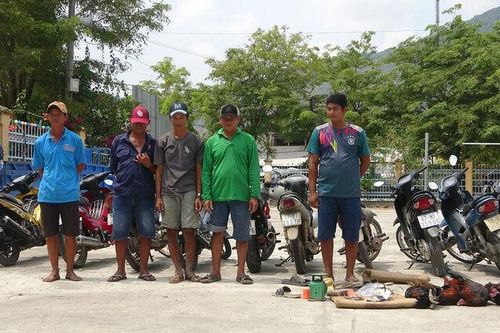Triệt xóa tụ điểm đá gà ở Ô Lâm, bắt giữ 5 đối tượng