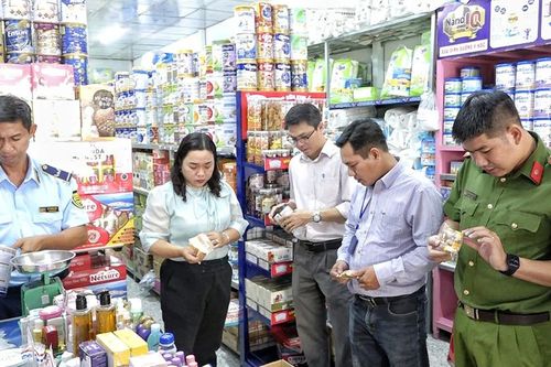 An Phú tăng cường quản lý các cơ sở sản xuất - kinh doanh thực phẩm, dịch vụ ăn uống