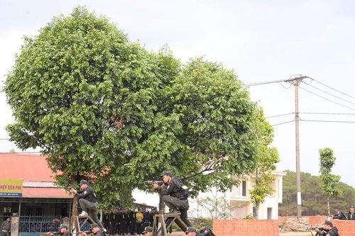Xứng đáng với truyền thống đơn vị anh hùng