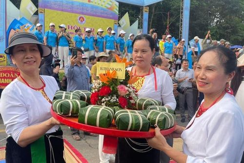 Thành phố Việt Trì và huyện Yên Lập giành Giải Nhất Hội thi gói, nấu bánh chưng, giã bánh giầy tại Lễ Giỗ Tổ Hùng Vương 2024