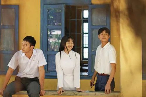 'Ngày xưa có một chuyện tình' tung first look poster và trailer
