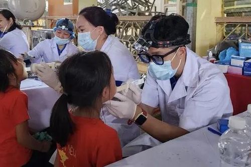 Khám sức khỏe miễn phí cho hơn 500 học sinh Điện Biên