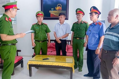 Khởi tố nguyên Phó Giám đốc Trung tâm Đăng kiểm xe cơ giới Thừa Thiên - Huế