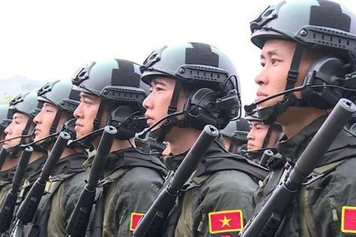 Hé lộ ký hiệu nhỏ được thêm trên vai áo lực lượng CSCĐ nhưng có thể cứu sống sinh mạng nhiều chiến sĩ