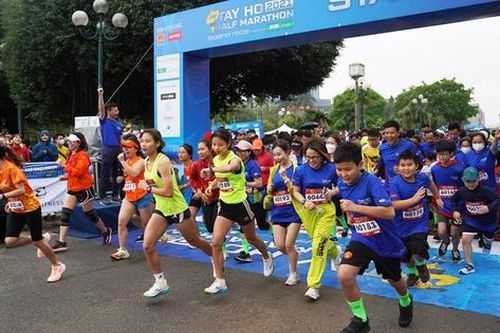 Nam thanh niên ngã gục trên đường chạy, cách nào chạy bộ an toàn với người bệnh tim?