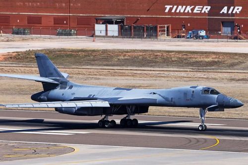 Mỹ tốn thời gian và nguồn lực khổng lồ để khôi phục oanh tạc cơ B-1B Lancer