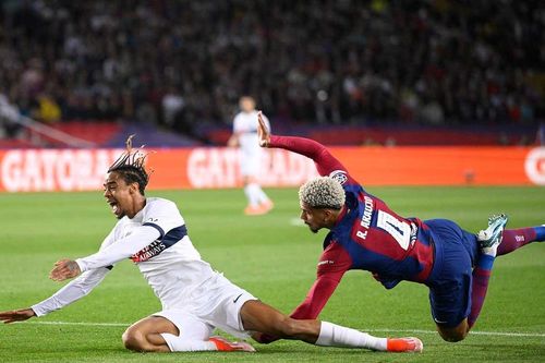 Araujo có đáng bị thẻ đỏ trước PSG?