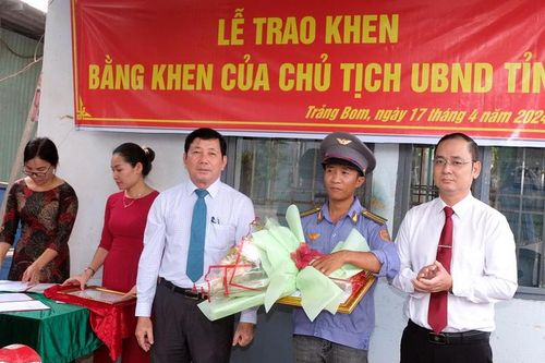 Đồng Nai tặng Bằng khen cho nhân viên gác chắn dũng cảm cứu người