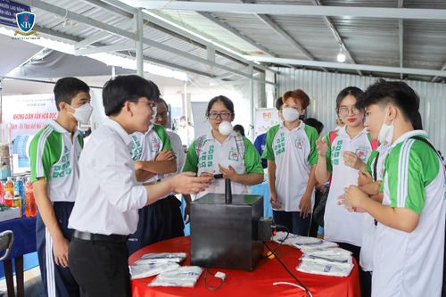 NTTU phối hợp với Tỉnh Đoàn Bến Tre tổ chức 'Ngày hội STEM/STEAM'