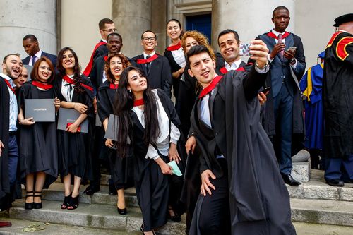 Scotland tìm cách giữ chân du học sinh