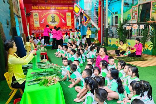 Rộn ràng không khí giỗ Tổ Hùng Vương trong trường học