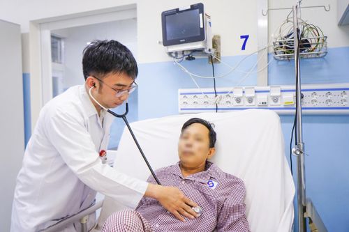 Bệnh nhân 59 tuổi ngừng tim được cứu sống ngoạn mục