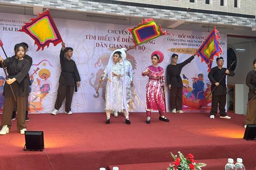 Học sinh TPHCM tìm hiểu về diễn xướng dân gian Nam Bộ