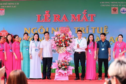 Tạo không gian đọc sách cho học sinh vùng địa đầu Tổ quốc