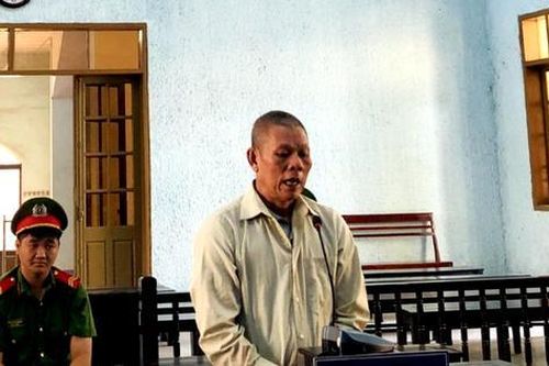 Tuyên án người đàn ông đổ xăng đốt 'vợ hờ'