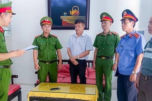 Bắt nguyên Phó giám đốc Trung tâm Đăng kiểm xe cơ giới TT-Huế và một giám đốc doanh nghiệp