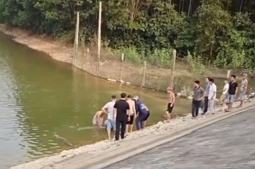 Cứu bạn bị ngã xuống đập nước, hai nữ sinh tử vong