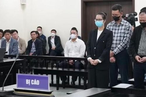 Mở lại phiên xét xử cựu Chủ tịch Tập đoàn Vimedimex, luật sư nộp 2 vali tài liệu